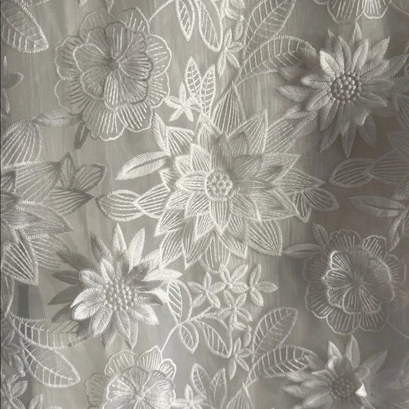 White Floral embroidered mini dress ZW collection organza raised flowers size L White Floral embroidered mini dress ZW collection organza raised flowers size L